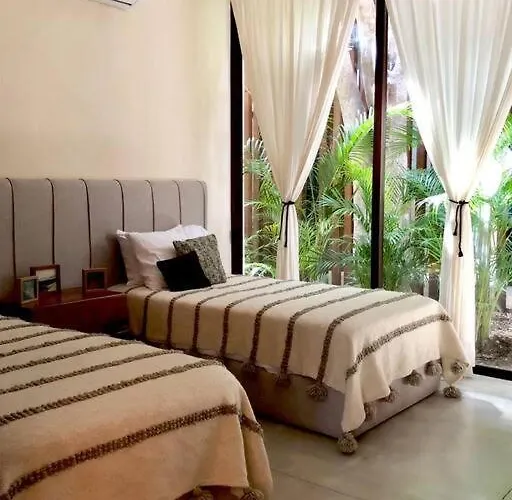 Luxury 2 Bdr 2 Bth 2 Bikes Jacuzzi Fiboptic Wifi. Appartement