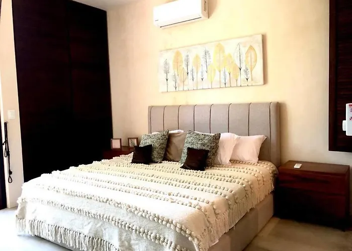 Luxury 2 Bdr 2 Bth 2 Bikes Jacuzzi Fiboptic Wifi. Appartement